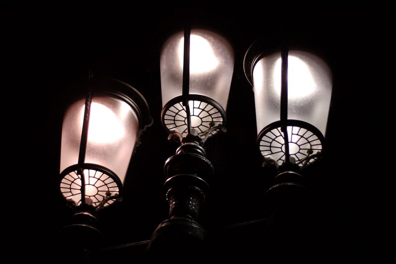 Highlights: Street light near St. Stephens Green, Dublin, Ireland.